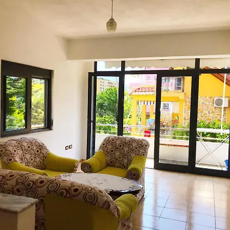 Apartment Vila Aliaj Deluxe With 2 & 2 Baths And Garden View *