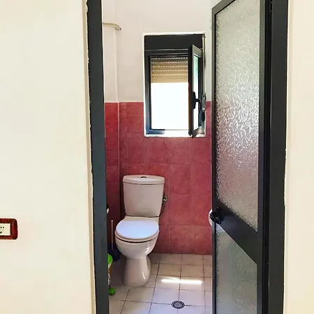 Vila Aliaj Deluxe With 2 & 2 Baths And Garden View *