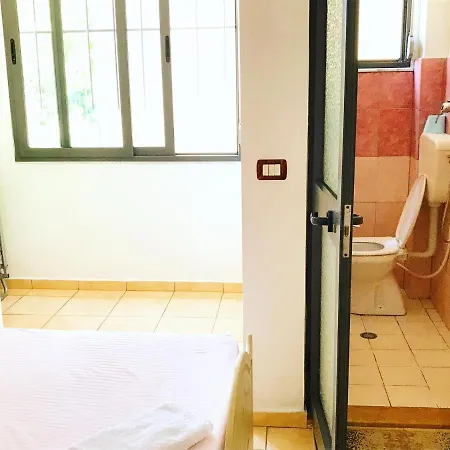 Vila Aliaj Deluxe With 2 & 2 Baths And Garden View *