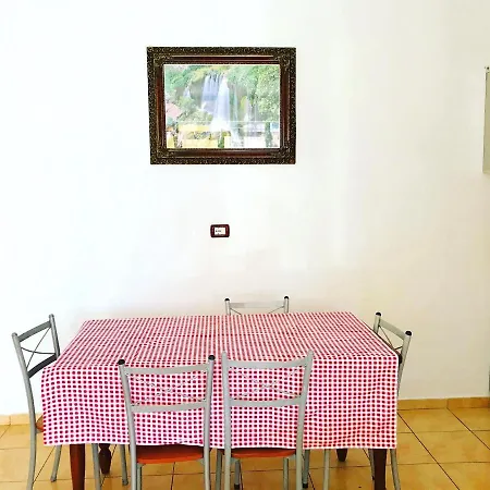 Vila Aliaj Deluxe With 2 & 2 Baths And Garden View
